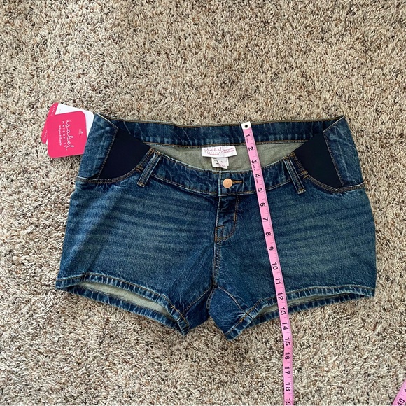 Isabel Maternity Midi Short by Ingrid & Isabel size 6/28 denim expandable sides - Picture 3 of 9